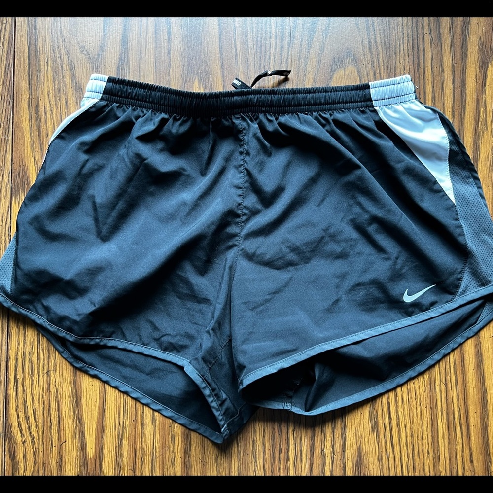 Womens Nike Running Shorts Dri-Fit Black and White Size Medium Good Condition